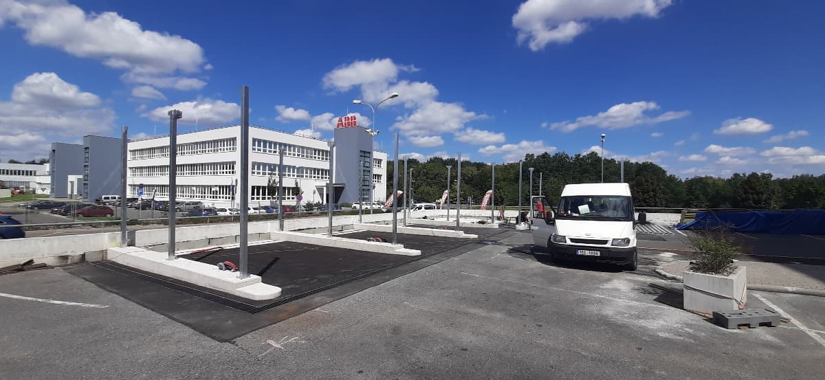 PILLION Wash & Wax Praha – stavba